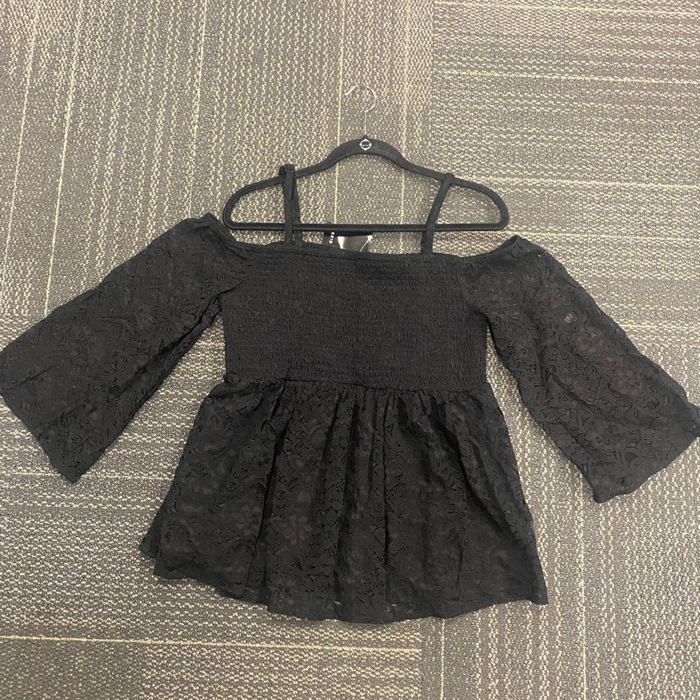 NWT Torrid Babydoll Lace Smocked Cold Shoulder Top Size 0 - Picture 7 of 11